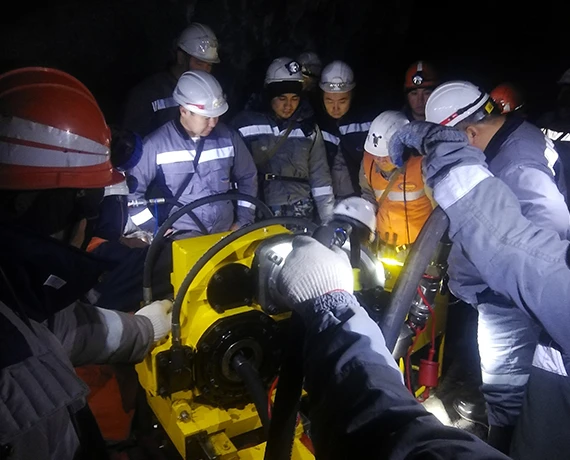 Le personnel de Xingda fournit des services aux clients au Kazakhstan