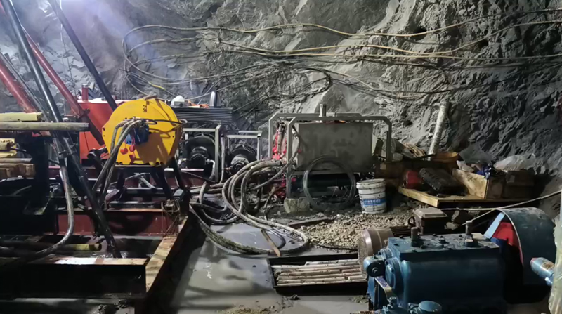 Solutions pour les plates-formes de forage de tunnels entièrement hydrauliques dans l'industrie de l'exploration des ressources minérales