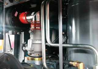 Vente chaude moteur Diesel alimenté Mobile Portable moyenne pression compresseur d'air à vis pompe à moteur à air pour la construction de forage